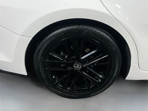 Used 2025 Toyota Camry SE w/ Convenience Package FWD image 13