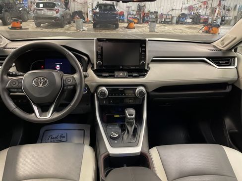 Certified 2022 Toyota RAV4 Limited AWD/4WD image 17