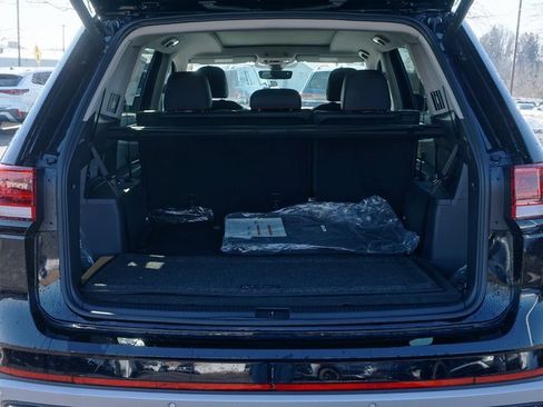 New 2026 Volkswagen Atlas Peak Edition image 6