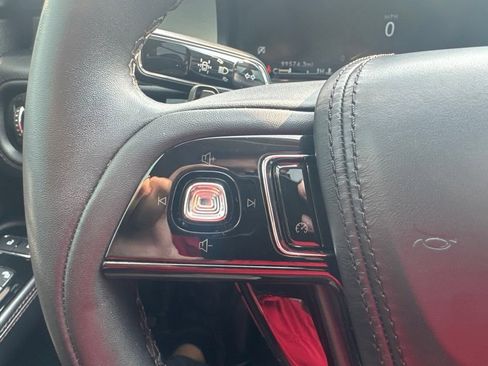Used 2023 Lincoln Aviator AWD w/ Premium Package image 17