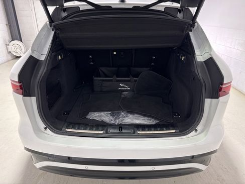 Used 2025 Jaguar F-PACE R-Dynamic S image 31