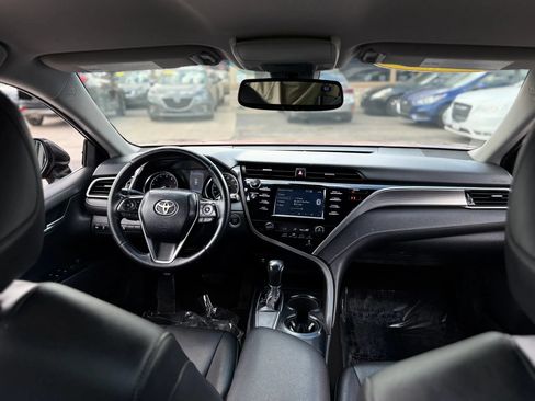 Used 2018 Toyota Camry SE w/ Convenience Package FWD image 30
