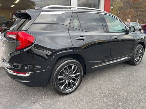 Used 2024 GMC Terrain Denali w/ Black Diamond Edition image 5