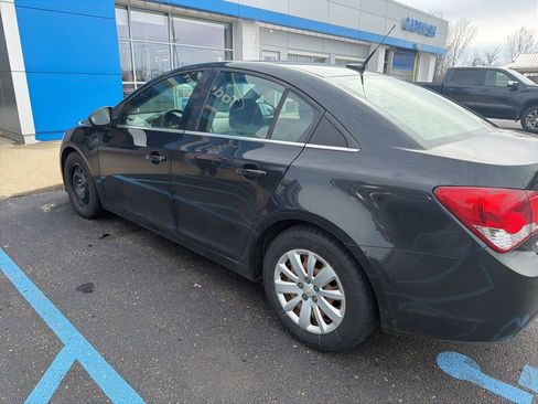 Used 2011 Chevrolet Cruze LS image 7