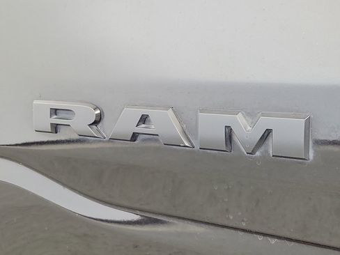 Used 2019 RAM 1500 Big Horn AWD/4WD image 7