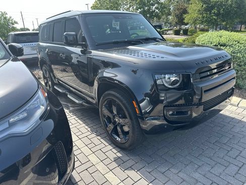 Used 2023 Land Rover Defender 130 X-Dynamic SE AWD/4WD image 3