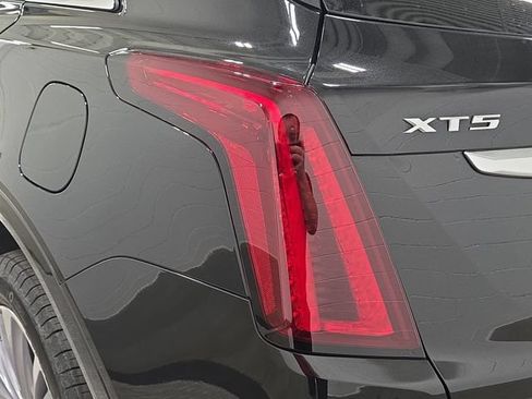 Certified 2024 Cadillac XT5 Premium Luxury AWD/4WD image 28