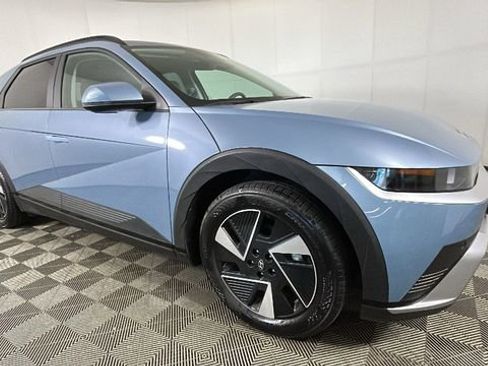 Used 2025 Hyundai Ioniq 5 SEL RWD image 2