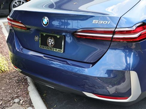 Used 2026 BMW 530i w/ Premium Package RWD image 8