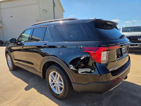 New 2026 Ford Explorer Active w/ Active Comfort Package RWD image 7