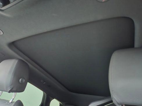 Used 2023 Land Rover Range Rover Evoque R-Dynamic S AWD/4WD image 12