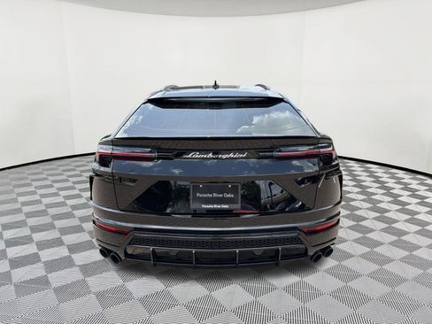 Used 2022 Lamborghini Urus AWD/4WD image 10