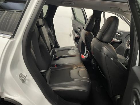 Used 2021 Jeep Cherokee Latitude Plus AWD/4WD image 41