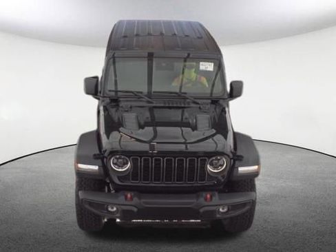 Used 2025 Jeep Wrangler Unlimited Rubicon w/ Safety Group AWD/4WD image 2