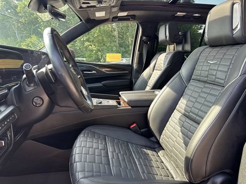Used 2023 Cadillac Escalade Sport Platinum w/ LPO, ONYX Package AWD/4WD image 39