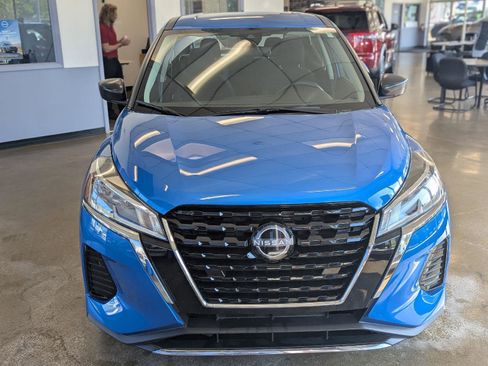 Used 2024 Nissan Kicks S FWD image 3