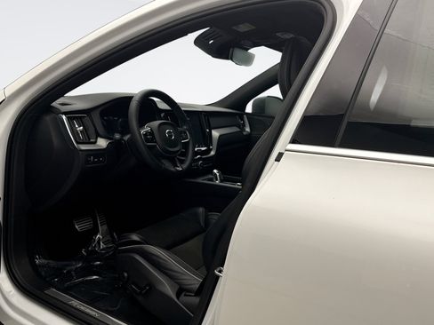 Used 2019 Volvo XC60 T8 R-Design w/ Advanced Package AWD/4WD image 10