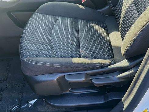 Used 2024 GMC Terrain SLE FWD image 17