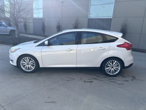 Used 2016 Ford Focus Titanium w/ Titanium Technology Package image 7