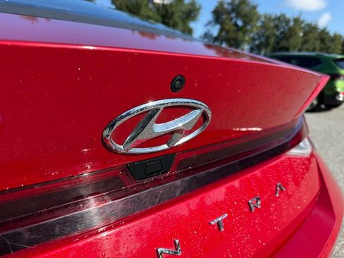 Used 2022 Hyundai Elantra SEL FWD image 13