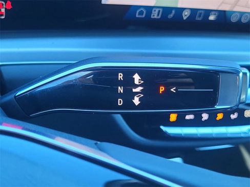 New 2026 Cadillac Lyriq Signature Luxury image 20