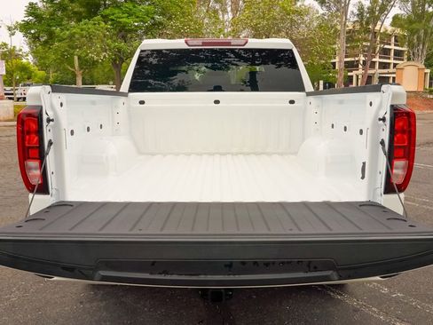 New 2026 GMC Sierra 1500 Elevation image 13