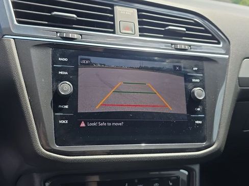 Used 2023 Volkswagen Tiguan SE R-Line FWD image 24