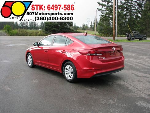 Used 2017 Hyundai Elantra SE FWD image 7