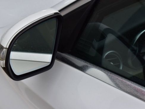 Used 2015 Mercedes-Benz C 300 Sedan image 27