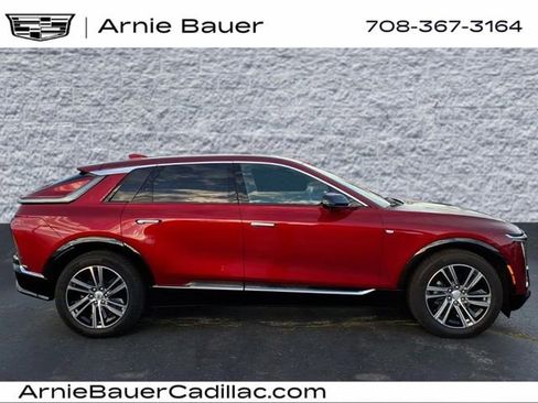 Certified 2024 Cadillac Lyriq Luxury image 4