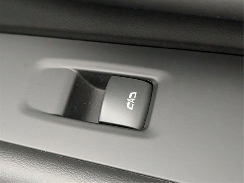 Used 2023 GMC Yukon SLT image 38