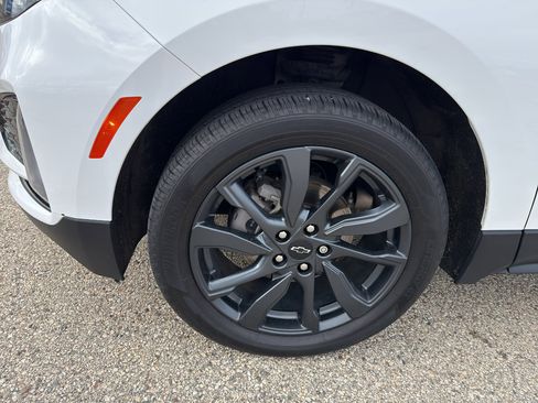 Used 2023 Chevrolet Equinox RS w/ RS Leather Package image 9