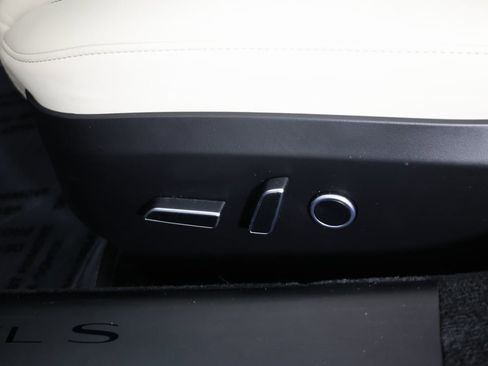 Used 2022 Tesla Model S Plaid image 23