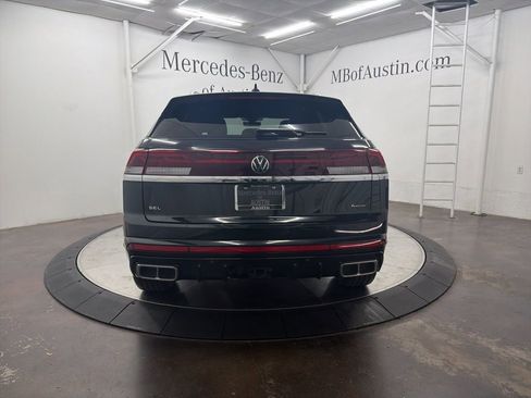 Used 2024 Volkswagen Atlas Cross Sport SEL Premium R-Line image 6