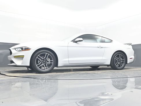 Used 2020 Ford Mustang Premium image 22