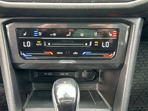 Used 2022 Volkswagen Tiguan SEL R-Line AWD/4WD image 28