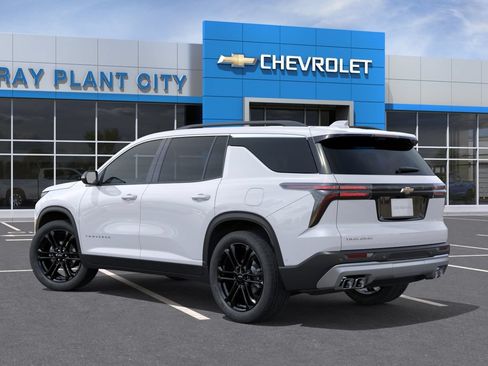New 2026 Chevrolet Traverse LT w/ Driver Confidence Package FWD image 3