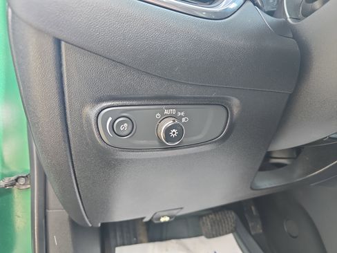 Used 2019 Chevrolet Equinox LS w/ LS Convenience Package image 19