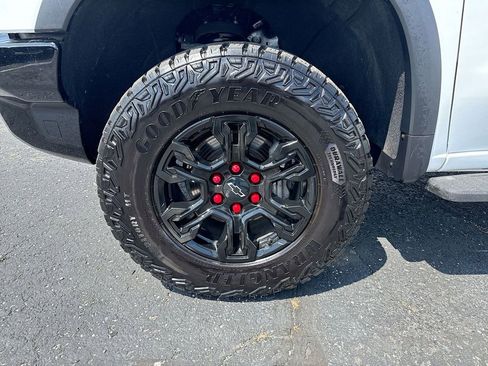 Used 2024 Chevrolet Silverado 1500 ZR2 w/ Technology Package image 10