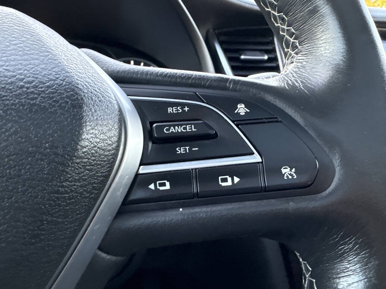 Used 2019 INFINITI QX50 Essential w/ Premium Heat Package AWD/4WD image 5