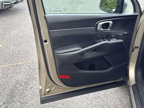 Used 2021 Kia Sorento S w/ Panoramic Sunroof Package image 15