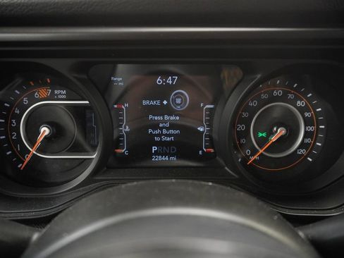 Used 2024 Jeep Wrangler Willys image 32