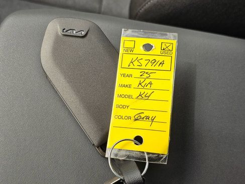 Used 2025 Kia K4 LXS image 30