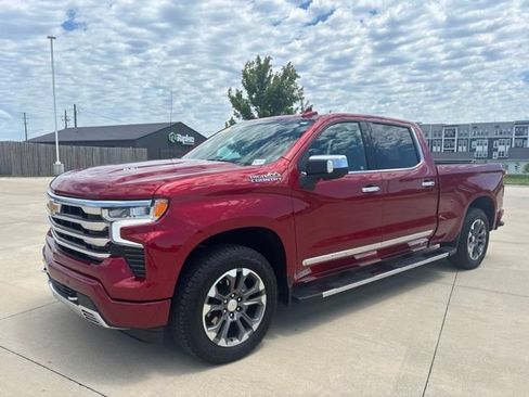 Used 2025 Chevrolet Silverado 1500 High Country AWD/4WD image 2