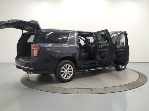 Used 2023 Chevrolet Suburban Premier RWD image 15