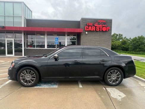 Used 2014 Chrysler 300 C AWD/4WD image 1
