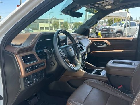 Used 2024 Chevrolet Suburban High Country w/ Advanced Technology Package AWD/4WD image 5