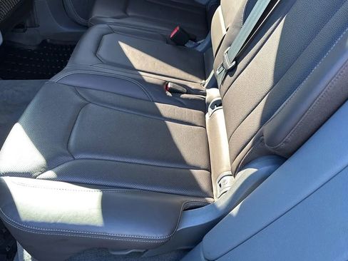 Used 2021 Audi Q8 Prestige image 19