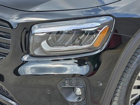 New 2026 Mercedes-Benz GLB 250 4MATIC image 7