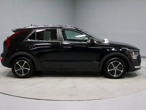 Used 2023 Kia Niro EX image 13